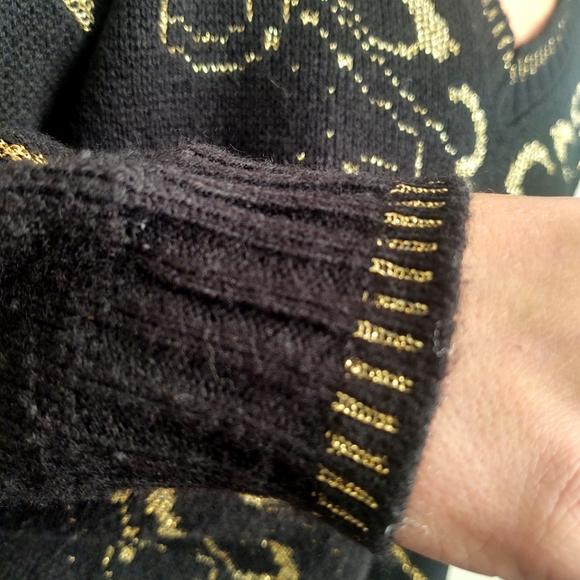 Vintage 80s Style Sweater Shimmery Gold Swirls - Picture 7 of 11